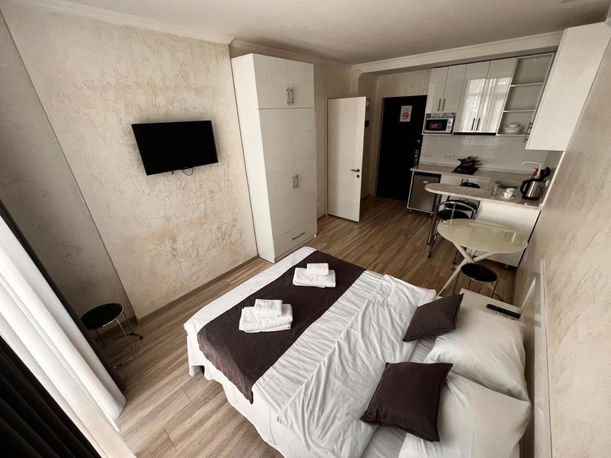 27 Floor Apartments Batumi Esterno foto