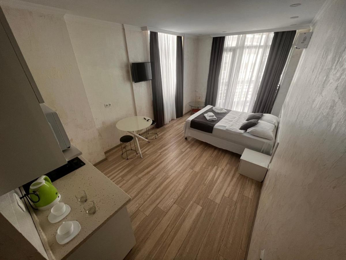 27 Floor Apartments Batumi Esterno foto