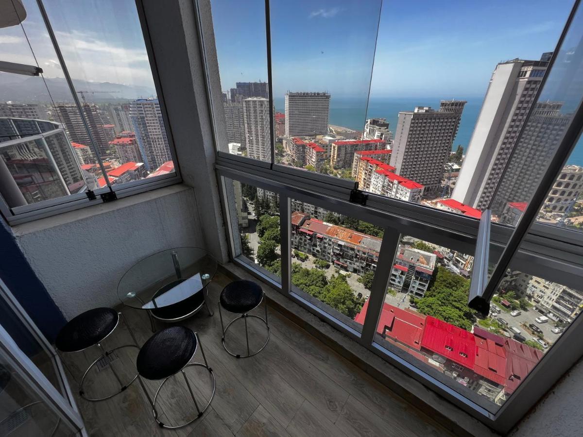 27 Floor Apartments Batumi Esterno foto