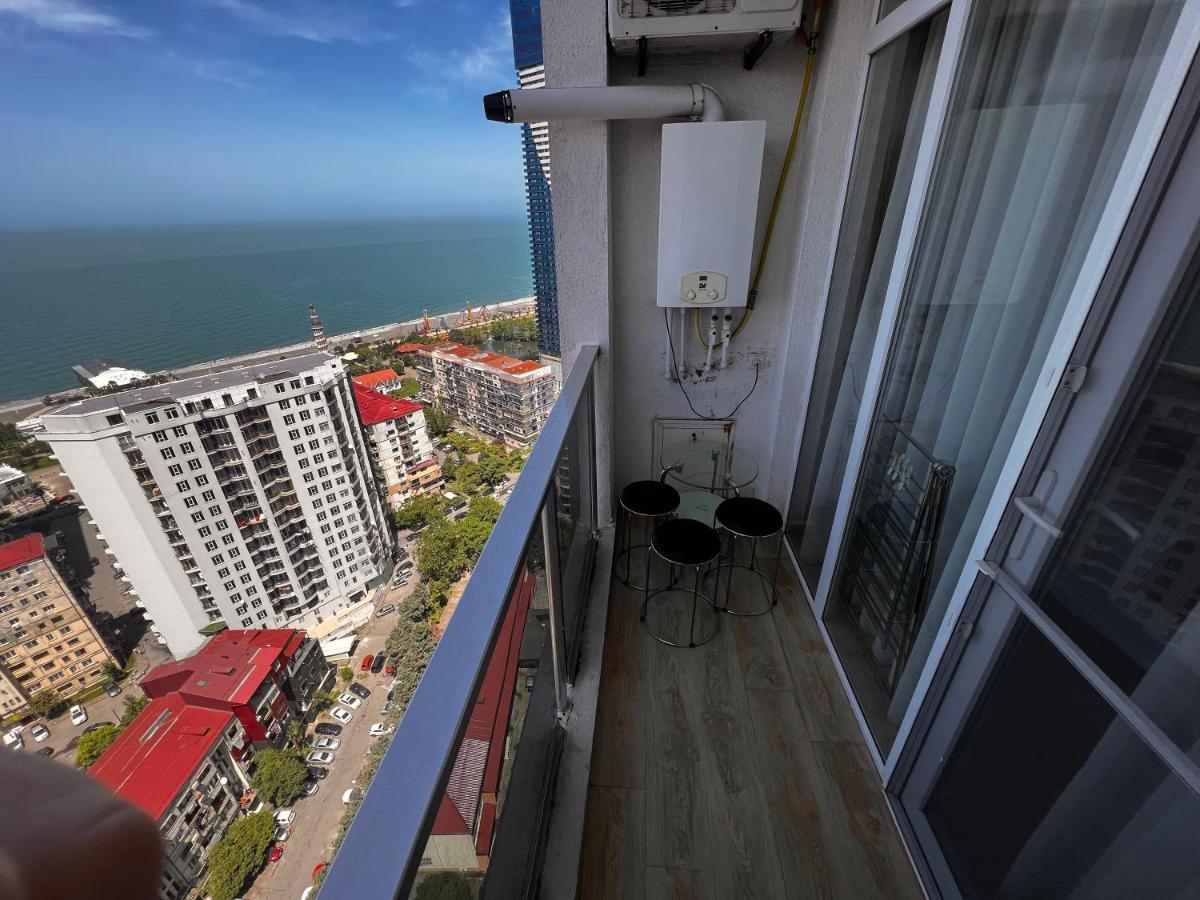 27 Floor Apartments Batumi Esterno foto