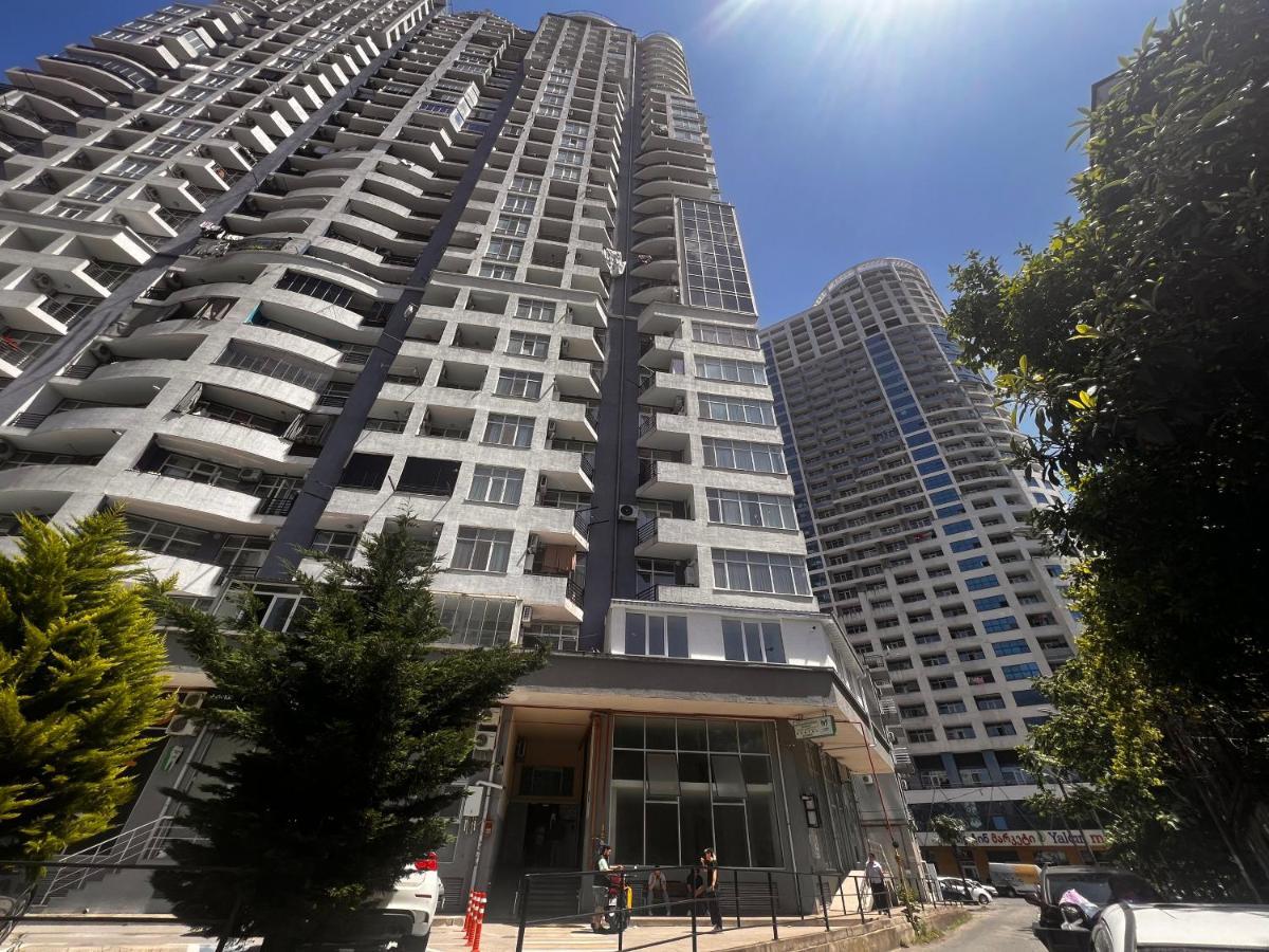 27 Floor Apartments Batumi Esterno foto