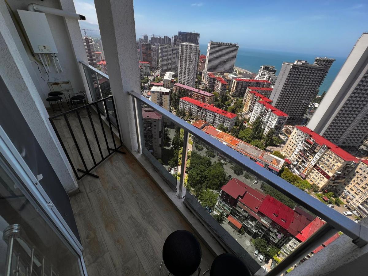 27 Floor Apartments Batumi Esterno foto