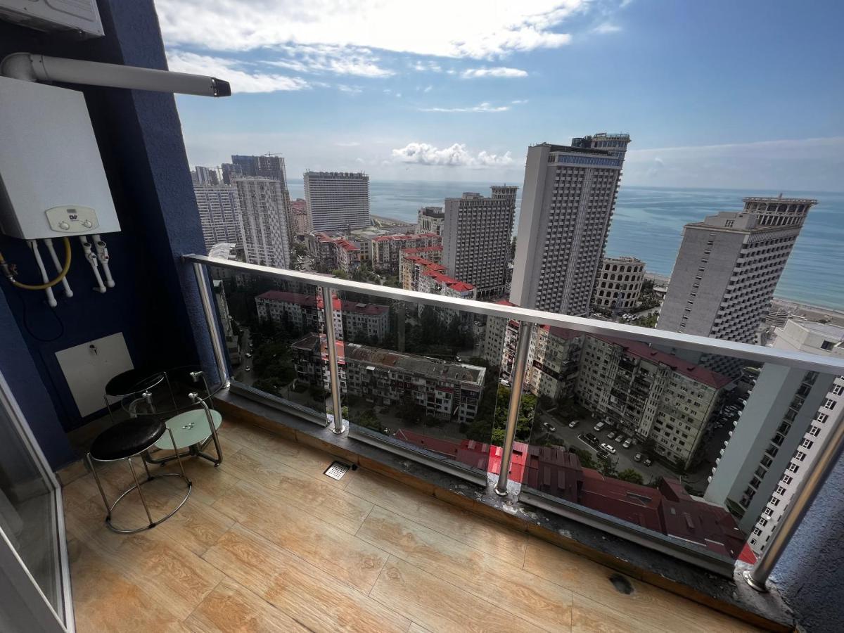 27 Floor Apartments Batumi Esterno foto