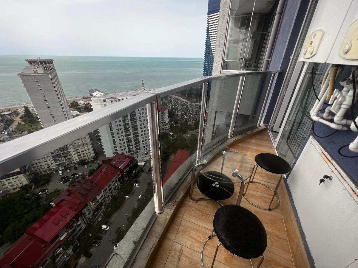 27 Floor Apartments Batumi Esterno foto