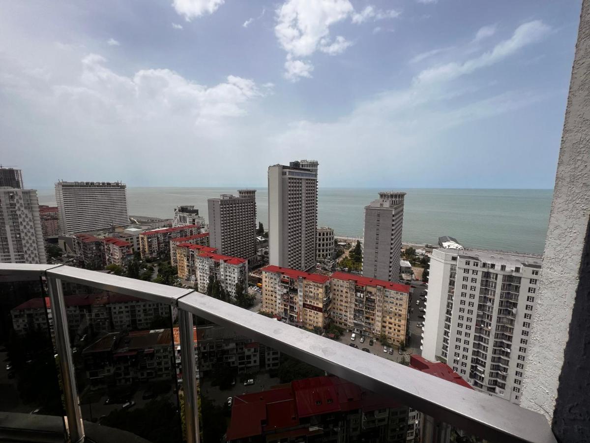 27 Floor Apartments Batumi Esterno foto
