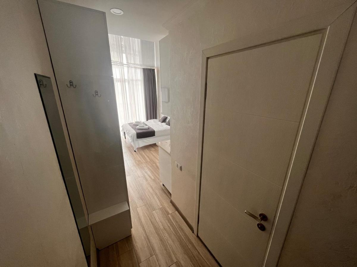27 Floor Apartments Batumi Esterno foto